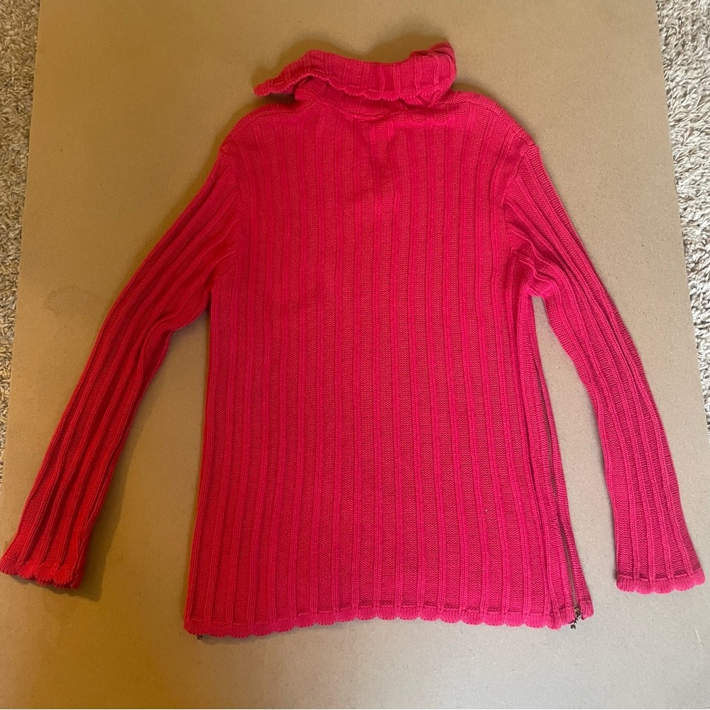 Ribbed Knit Scalloped Hem Longline Red Collared Sweater with Zipper Accents - Picture 7 of 7